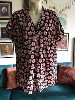 CAbi size M Suave Harmony Top Pink Black Floral V-Neck Starflower Blouse Tunic